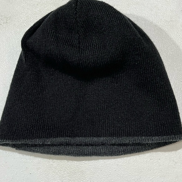Gerry Gray Winter Beanie Hat - Picture 5 of 5